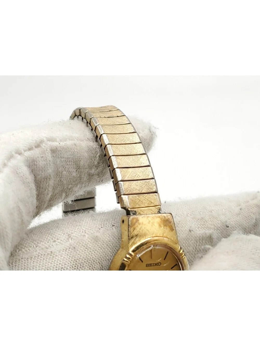 Vintage Seiko 1100-5549 Mechanical Watch Women Gold Tone Expandable Band 16mm